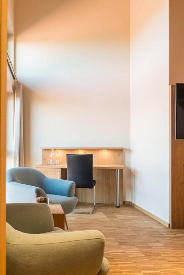 Hotel & Golfrestaurant Gut Wissmannshof Staufenberg  エクステリア 写真