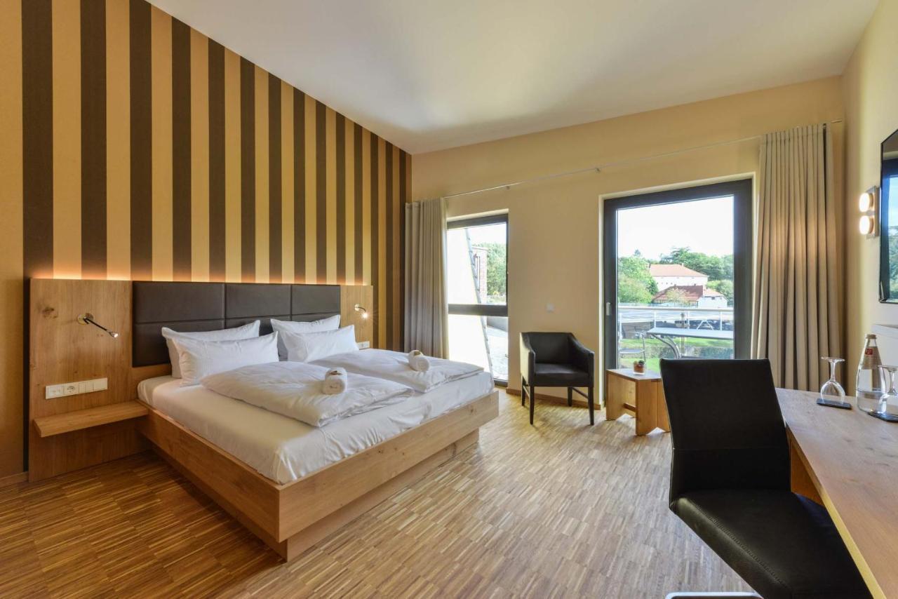 Hotel & Golfrestaurant Gut Wissmannshof Staufenberg  エクステリア 写真
