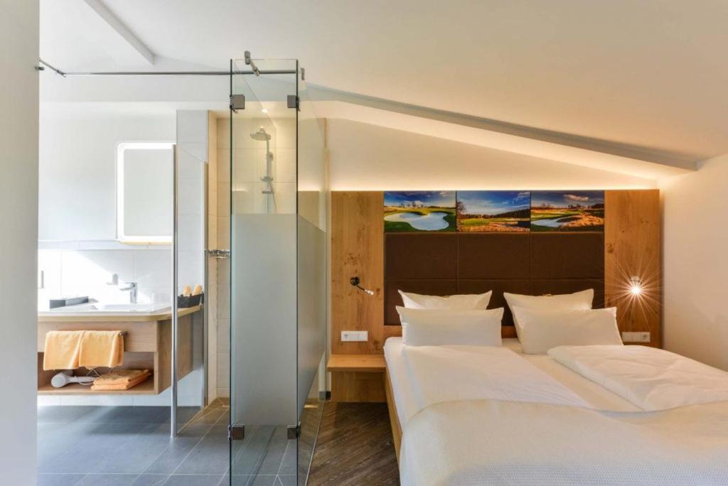 Hotel & Golfrestaurant Gut Wissmannshof Staufenberg  エクステリア 写真